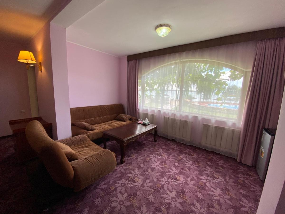 MoreLux Boutique Hotel Kapchagaï Extérieur photo